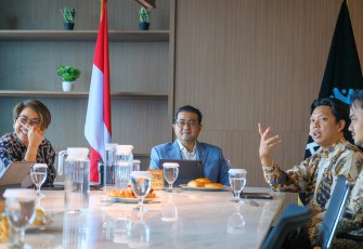 Menekraf berdialog bersama Bayu Skak untuk membahas potensi kolaborasi untuk mendukung visi misi dari Skak Studios “Lokal menuju Global”, Gedung Autograph, Thamrin Nine, Jakarta (02/05/25).