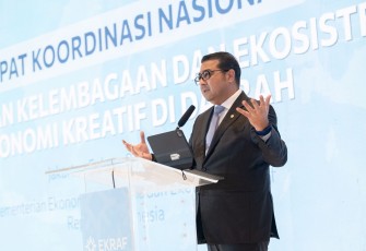 Menteri Ekraf Teuku Riefky Harsya dalam Rakornas Penguatan Kelembagaan dan Ekosistem Ekonomi Kreatif Daerah.