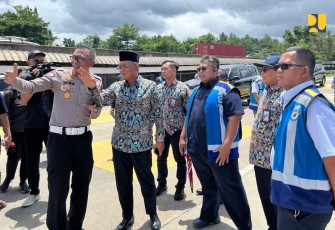 Menteri PU Dody Hanggodo menginstruksikan evaluasi menyeluruh terhadap ruas-ruas jalan nasional di Indonesia untuk memastikan keselamatan bagi para pengguna jalan. 
