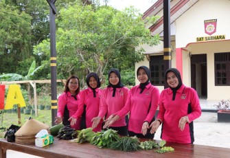 Ketua Bahyangkari Cabang Natuna Dukung Ketahanan Pangan Melalui Progrm Pekarangan Pangan Lestari 
