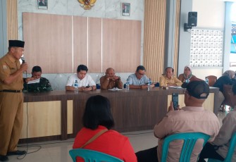 Forum dialog terbuka di Balai Desa Gampingan, Senin (1/12).