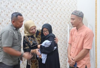 Pangkolinlamil dan Ketua Gabungan Jalasenastri Kolinlamil Beri Dukungan Moral ke Prajurit yang Berduka