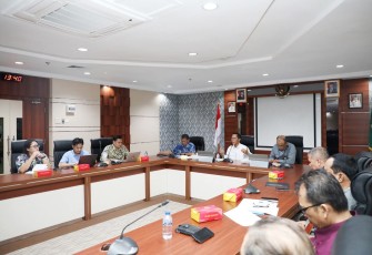 Rapat Koordinasi dan Evaluasi Monitoring Center for Prevention (MCSP) Tahun 2025 di Ruang Rapat Kantor Wali Kota Batam, Kamis (16/10/2025).