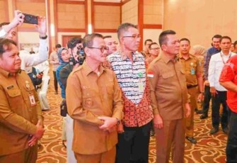Penandatanganan dilakukan oleh Gubernur Kepri Ansar Ahmad, Wakil Wali Kota Tanjungpinang Raja Ariza, Kepala BPS Provinsi Kepri Margaretha Ari Anggorowati, serta perwakilan pemerintah daerah, perguruan tinggi, asosiasi pengusaha, perhotelan, restoran, media, dan kawasan industri se-Kepri.