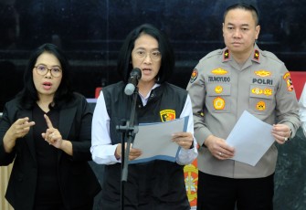 Direktur PPA dan PPO Bareskrim Polri, Brigjen Pol Dr. Nurul Azizah, S.I.K., M.Si., saat Doorstop di Bareskrim Polri, Jumat (21/3)