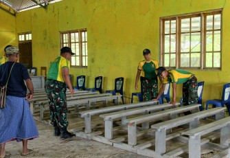 Satgas Pamtas dan Warga Siapkan Kapela St. Benediktus Abbas