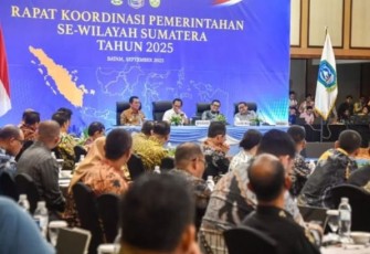 Rakor Pemerintahan Se-Wilayah Sumatera di Ballroom Swissbell Harbour Bay Kota Batam Provinsi Kepri, Minggu (21/9/2025).