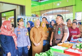 Wabup Bintan Monitoring Harga dan Stok Bahan Pokok di Pasar Tradisional
