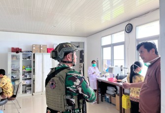 Binter terbatas diwujudkan dengan pelaksanaan komunikasi sosial (Komsos) bersama para dokter RSUD Ilaga.
