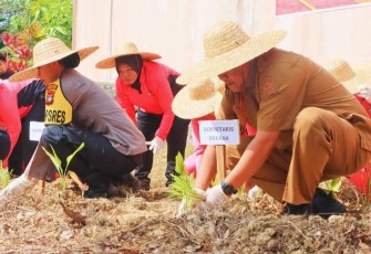 Sekda Bintan Hadiri Launching Penguatan Program Pekarangan Pangan Lestari Secara Serentak di Mapolres Bintan
