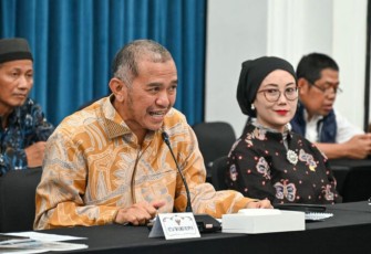Wakil Ketua Komisi VIII DPR RI Singgih Januratmoko, saat memimpin kunjungan kerja reses di Bandung, Jawa Barat, Kamis, (27/3/2025)