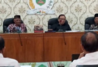 Suasana rapat Komisi I bersama Dinas PMD di Aula DPRD Kabupaten Trenggalek