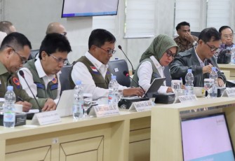 Suasana rapat dengar pendapat anara Badan Nasional Penanggulangan Bencana (BNPB) dan Dewan Perwakilan Daerah Republik Indonesia (DPD RI) di Gedung DPD RI, Senayan, Jakarta pada Selasa (4/11).