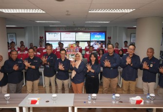 Peninjauan langsung kesiapan infrastruktur dan layanan ke Posko TelkomGroup Siaga NATARU 2025/2026 yang bertempat di wilayah Telkom Regional III, Malang, pada Senin (15/12).