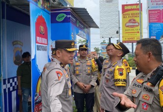 Tim Supervisi Mabes Polri saat meninjau Pospam Exit Tol Klodran, Colomadu, Kabupaten Karanganyar, Jumat (2832025).