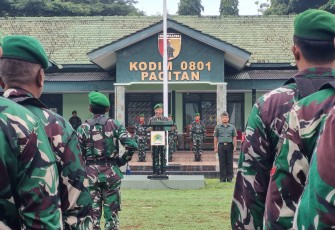 Kodim 0801/Pacitan menggelar Upacara Bendera