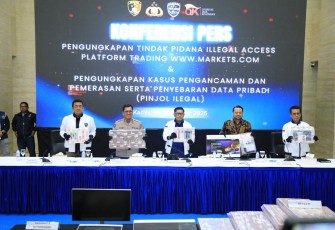 Wadirtipidsiber Bareskrim Polri KBP Andri Sudarmadi, S.I.K., M.H., dalam konferensi pers yang digelar Kamis siang (20/11).