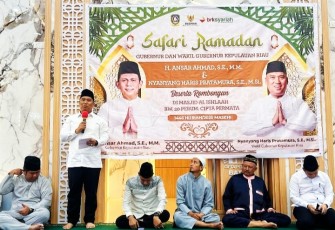 Wagub Nyanyang saat mengunjungi Masjid Al Ishlaah, Perum Cipta Pratama, Bengkong Sadai, Kota Batam, pada Kamis (1332025).