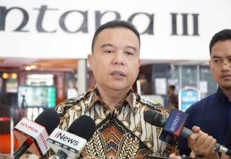 Wakil Ketua DPR RI Sufmi Dasco Ahmad dalam konferensi pers bersama Pimpinan Komisi III DPR RI, Menteri Sekretaris Negara, dan Menteri Hukum di Gedung Nusantara III, DPR RI, Senayan, Jakarta, Kamis malam (31/7/2025).