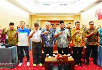 Wali Kota Tanjungpinang, Lis Darmansyah saat menghadiri sekaligus membuka secara resmi kegiatan Bimbingan Teknis (Bimtek) Kepada Pelaku Usaha Tahun 2025.