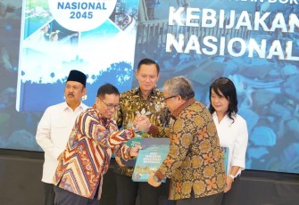 Wamen PKP, Fahri Hamzah, menghadiri Peluncuran Dokumen Kebijakan Perkotaan Nasional 2045 di Ruang Rapat Djunaedi Hadisumarto, Kementerian PPN/Bappenas, Jakarta, Senin (15/9/2025).