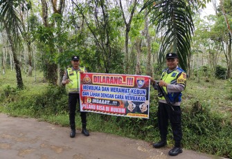 Polsek Belitang III Giat Melaksanakan Imbauan dan Sosialisasi Kepada Masyarakat Masalah Karhutla