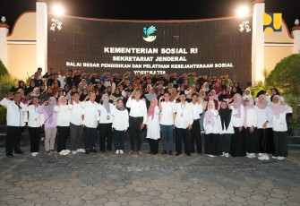 Menteri Pekerjaan Umum (PU) Dody Hanggodo di Sekolah Rakyat Menengah Atas 20 Sleman yang berada di Balai Besar Pendidikan dan Pelatihan Kesejahteraan Sosial (BBPPKS) Regional III Yogyakarta, Senin malam (11/8/2025)