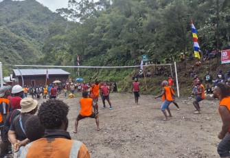 Koramil 1710-04/Tembagapura Bersama Jajaran Gelar Lomba Voli Untuk Masyarakat