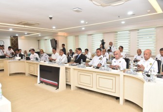 Wamen ESDM Yuliot saat raker bersama DPD RI di Jakarta, Senin (24/2)