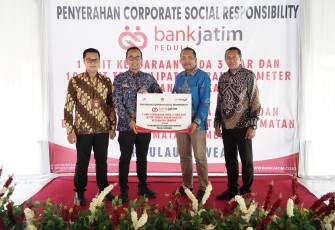 Bank Jatim Salurkan CSR Ke Pulau Bawean 