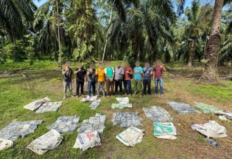 Tersangka dan barang bukti saat diamankan