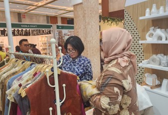 Pameran INACRAFT 2025 kembali menjadi ajang bagi pelaku ekonomi kreatif untuk menunjukkan karya terbaiknya