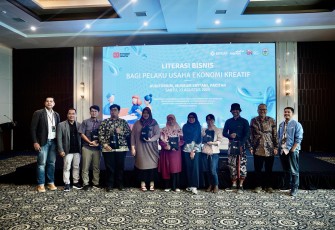 Direktur Pengembangan Akses Pendanaan, Pembiayaan, dan Investasi Kementerian Ekraf, Anggara Hayun Anujuprana, saat memberi arahan dalam kegiatan Litearsi Bisnis Bagi Pelaku Usaha Ekonomi Kreatif, Pacitan, Senin (25/08/2025)