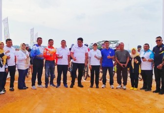 Pembukaan event OCBC Singapore MTB Championship 2025 yang berlokasi di Bukit Almyra Desa Kuala Sempang, Bintan, Sabtu (19/07).