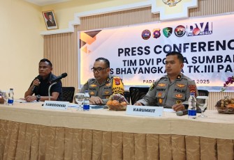  Proses identifikasi korban banjir bandang dan longsor di Sumatera Barat terus dikebut oleh Tim Disaster Victim Identification (DVI) Biddokkes Polda Sumbar
