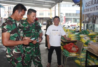 Kolaborasi Kodim 0315/Tanjungpinang dan Bulog Gelar Gerakan Pangan Murah untuk Warga