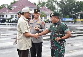 Pangdivif 2 Kostrad Mayjen TNI Susilo saat turut mendampingi Menteri Pertahanan RI Letjen TNI (Purn.) Dr. Sjafrie Sjamsoeddin, M.B.A.