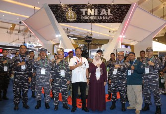Stand TNI AL Diserbu Ribuan Pengunjung 