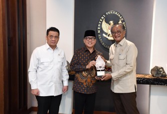 Mendes Yandri Bersama Menteri PU di Jakarta, Kamis (16/1/2025).
