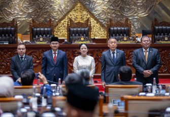 Foto bersama pada pembukaan Masa Persidangan II DPR RI Tahun Sidang 2025-2026 di Gedung DPR, Selasa (4/11/2025).