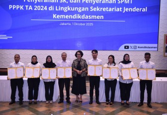314 Pegawai Pemerintah dengan Perjanjian Kerja (PPPK) resmi bergabung di lingkungan Sekretariat Jenderal (Setjen), Kementerian Pendidikan Dasar dan Menengah (Kemendikdasmen)