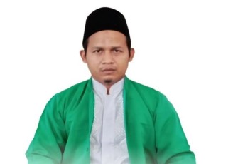 Pengasuh Pondok Pesantren Al Ikhlas Raudhatul Uluum Subang, Jawa Barat, KH Dade Asyadurofik