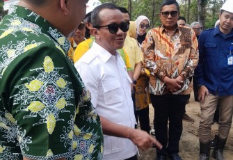Menteri ESDM Bahlil Lahadalia mengunjungi sumur minyak tua 204 di Desa Ledok Kecamatan Sambong bersama Kepala SKK Migas dan Forkopimda Blora dan pihak terkait