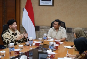 Kemenekraf mendukung penuh partisipasi Indonesia di New York Fashion Week 2025, siap promosikan produk lokal ke kancah global dan perkuat industri mode Tanah Air.
