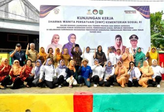 Foto bersama saat kegiatan