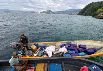 Keberhasilan Lantamal X Jayapura menggagalkan dua aksi penyelundupan di perairan Indonesia - Papua Nugini pada 10 dan 11 Juni lalu patut diapresiasi sebagai bukti bahwa penegakan hukum di laut bukan sekadar jargon, tapi komitmen yang nyata