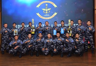 Pangkolinlamil Apresiasi Prajurit Berprestasi Dalam Jumat Berkah 