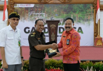 Pusat Penerangan Hukum Gelar Penyuluhan Hukum Sosialisasikan Jaga Desa di Kabupaten Karangasem