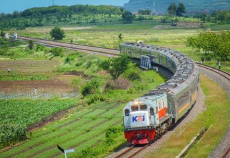 Perjalanan KA Gambir-Surabaya Dibatalkan