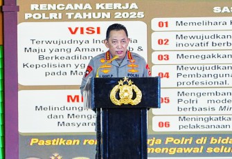 Kapolri Jenderal Listyo Sigit Prabowo penutupan acara Rapat Kerja Teknis (Rakernis) gabungan SDM dan Staf Logistik (Slog) Polri di Aula Bareskrim, Jakarta Selatan, Jumat (9/5/2025)